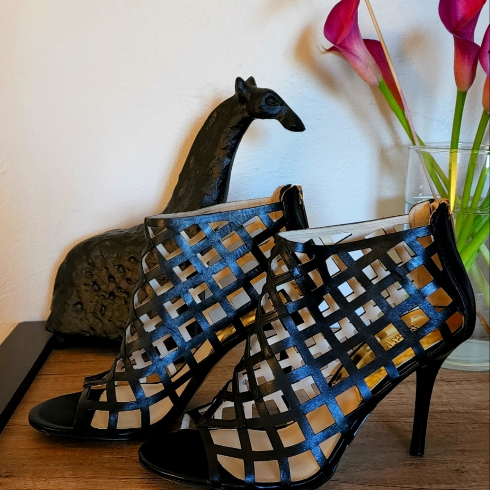 New 🎀 Michael Kors heels shoes.  Discontinued ☝️Luxury!!!!